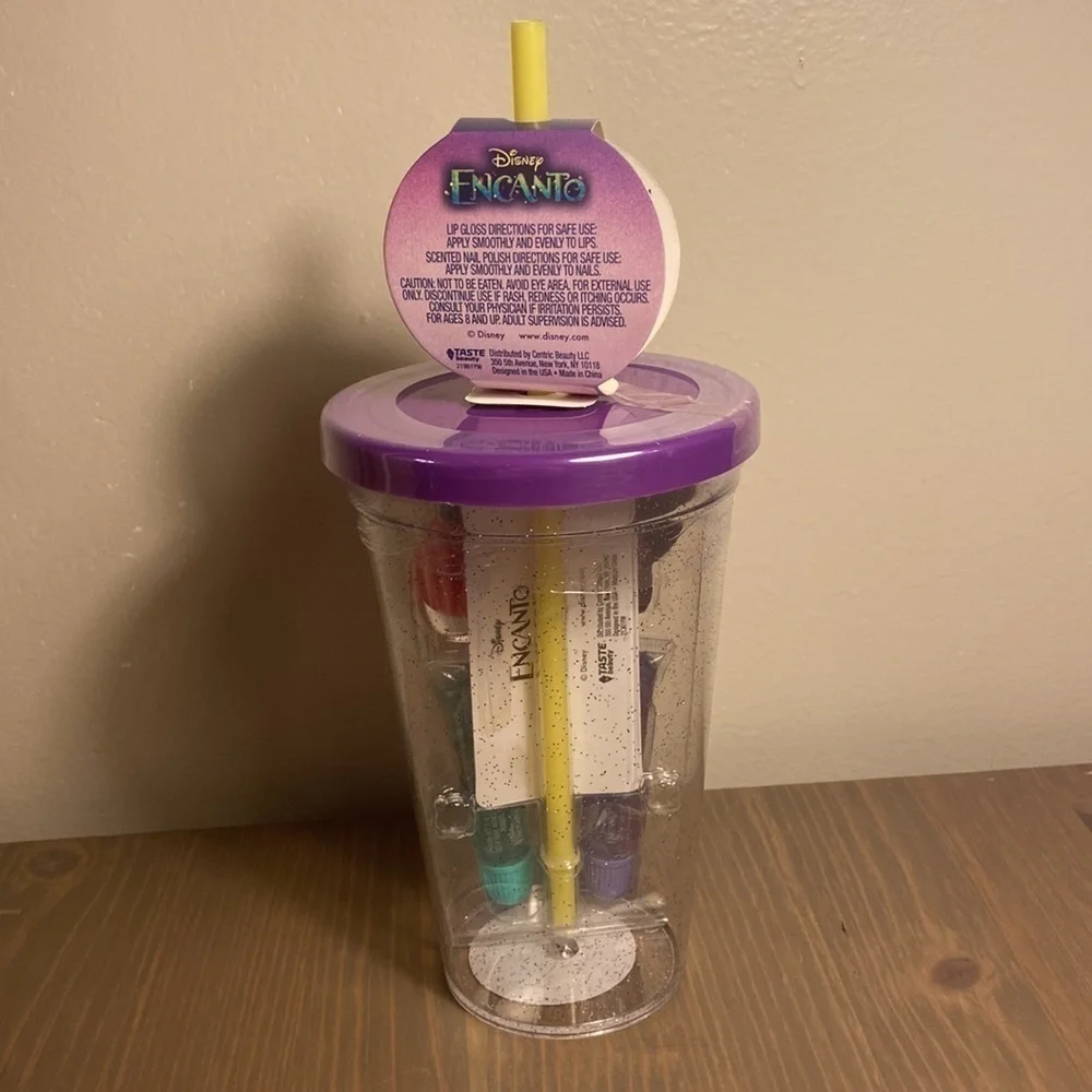 Disney Encanto Kids Beauty Set & Reusable Tumbler Cup Lip Gloss NWT